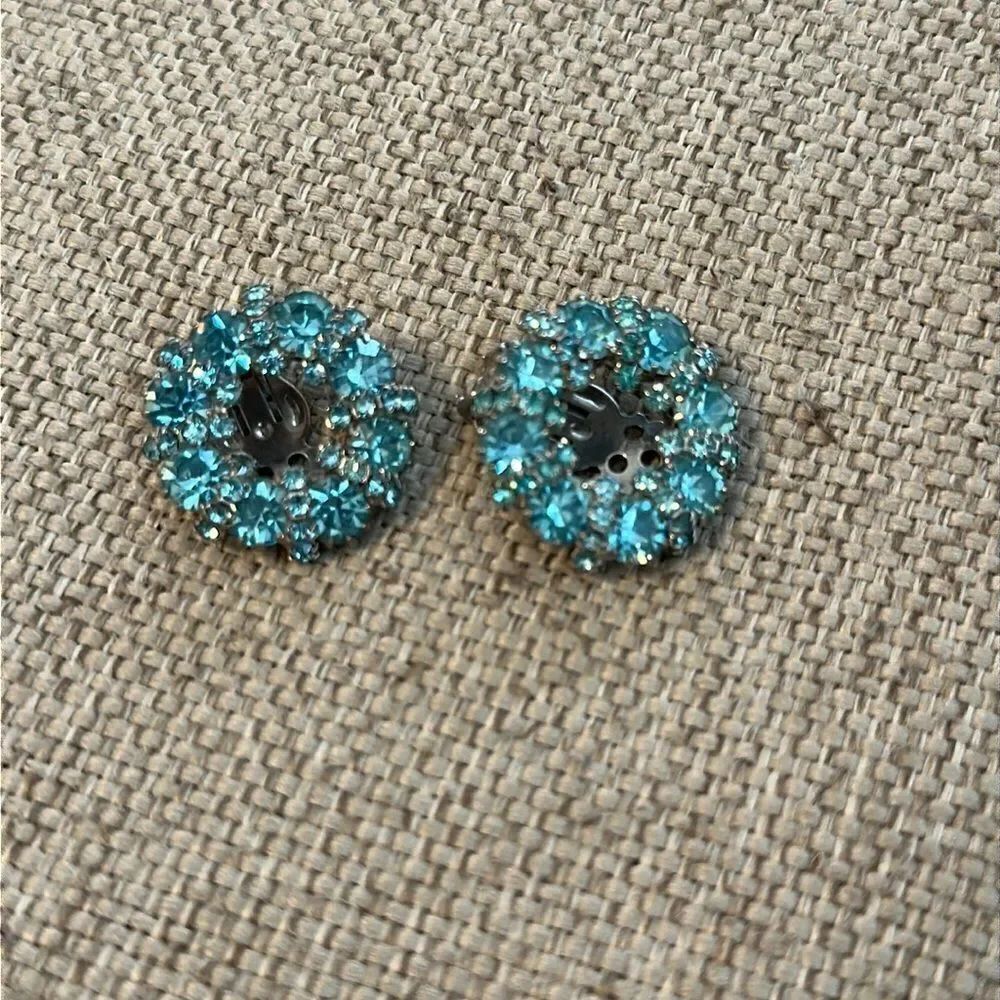 Vintage Albert Weiss Aqua Blue Rhinestone Clip Earrings